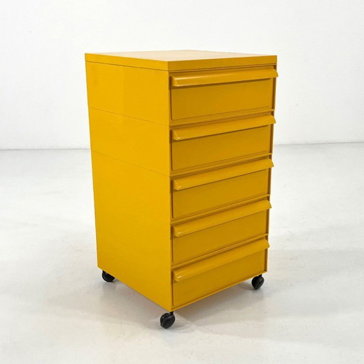 Commode à 5 tiroirs modèle 4601 sur roulettes, conçue par Simon Fussell pour Kartell, années 1970.