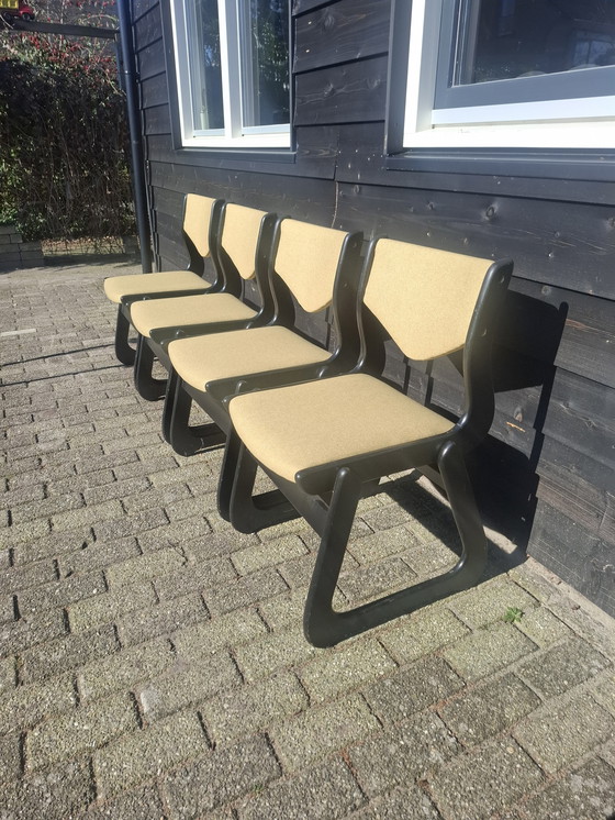 Image 1 of 4 space age eetkamerstoelen