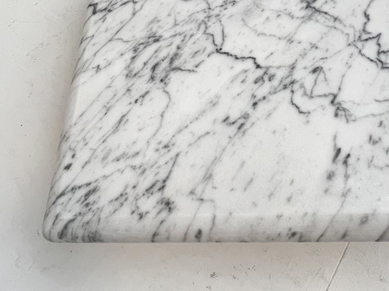 Image 1 of Couchtisch aus massivem Carrera-Marmor, 1980er Jahre