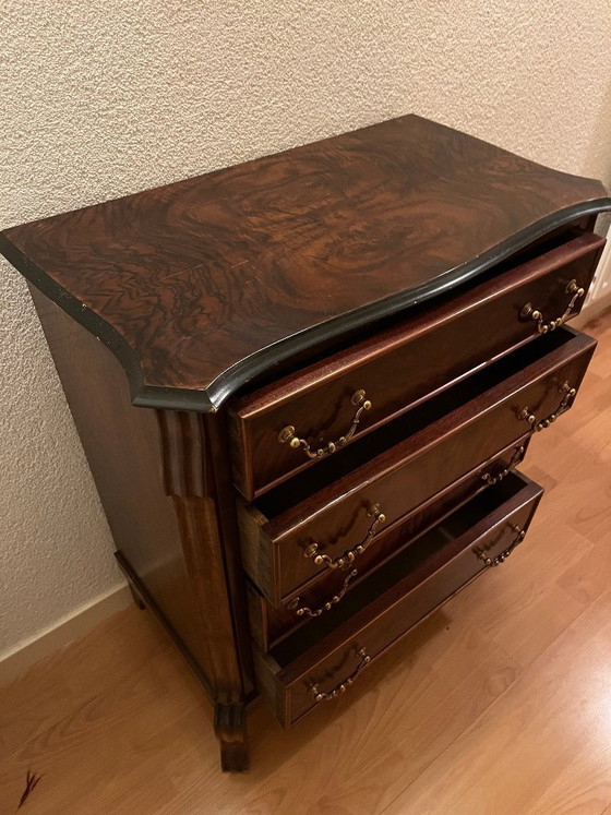 Image 1 of cómoda antigua de madera oscura