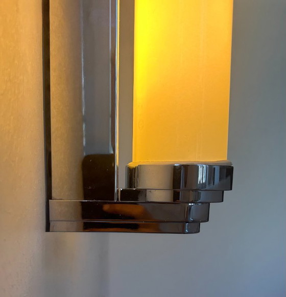 Image 1 of Lampada da parete vintage modernista cromata e opalina, Francia 1980