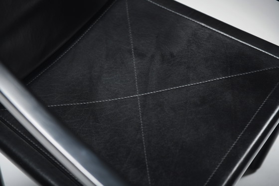 Image 1 of Superbe ensemble de 6 fauteuils '905' en cuir noir par Vico Magistretti pour Cassina