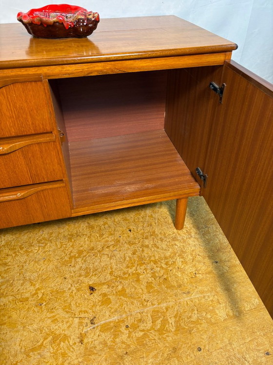 Buffet vintage exceptionnel en teck, style années 60 | Design britannique scandinave. Un buffet vintage des (photo 4 of 9)