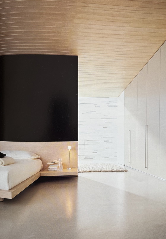 Image 1 of Poliform bed Ando licht eiken