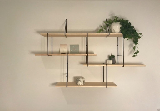 Studio Hausen Wandregal