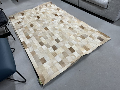 Tappeto in pelle di vacchetta patchwork 152x242