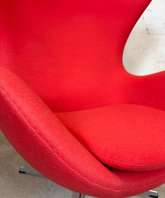 Image 1 of Fritz Hansen Egg Lounge Chair Arne Jacobsen Fabric - Rojo - Silla, Sillón de diseño