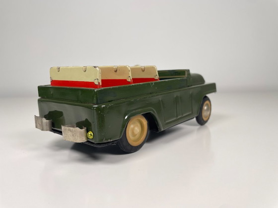 Image 1 of Coppia di Jeep giocattolo d'epoca, una macchina aperta degli anni '60 e una Jeep militare in metallo degli anni '40