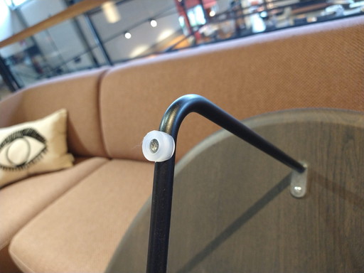 Mesa de centro con trípode Pode