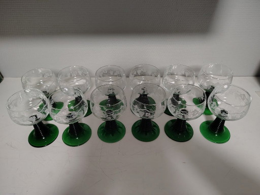 Lot de 12 verres à vin Roemer vintage