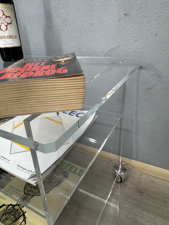 Image 1 of Tavolino laterale in acrilico del 1980