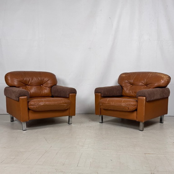 Image 1 of Hongaarse leren fauteuils, jaren 60 – Hongaars design uit het midden van de vorige eeuw
