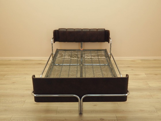 Image 1 of Lit de chambre, design italien, années 1980, fabrication : Italie