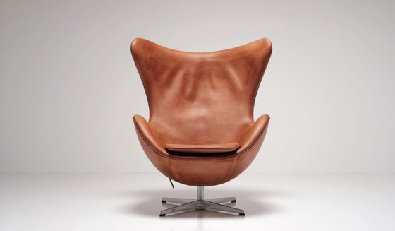 Egg Chair in natural Rustik leather by Arne Jacobsen for Fritz Hansen, Hans-Agne Jakobssen, Swivel chairs (photo 5 of 13)