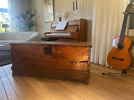 Image 1 of Truhe aus dem 18. oder 17. Jahrhundert