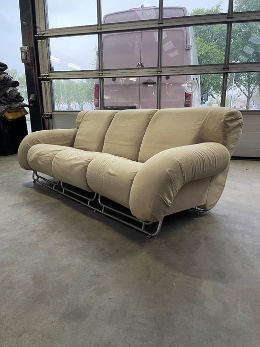 Skulpturales italienisches Design-Sofa aus den 1970er Jahren