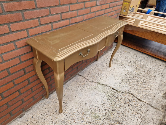 Image 1 of Goldener Beistelltisch