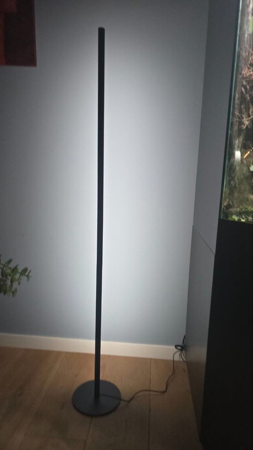 Lampada da terra Neona Selene - Nera - Solo 2 mesi di vita (fattura inclusa)