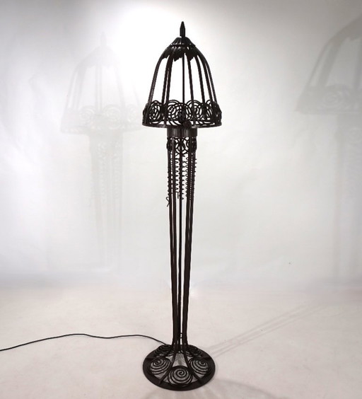 Art Nouveau wrought iron floor lamp, 1920