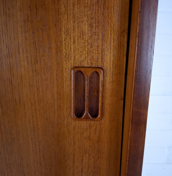 Image 1 of Armario de pared antiguo de teca, diseño danés, década de 1970.