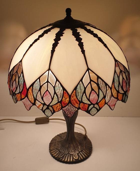 Image 1 of Large (52cm) Tiffany Stained Glass Table Lamp Peacock Feathers