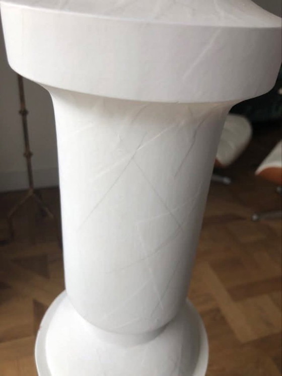 Image 1 of LAMPADA DA TERRA IN CARTA DI STUDIO JOB