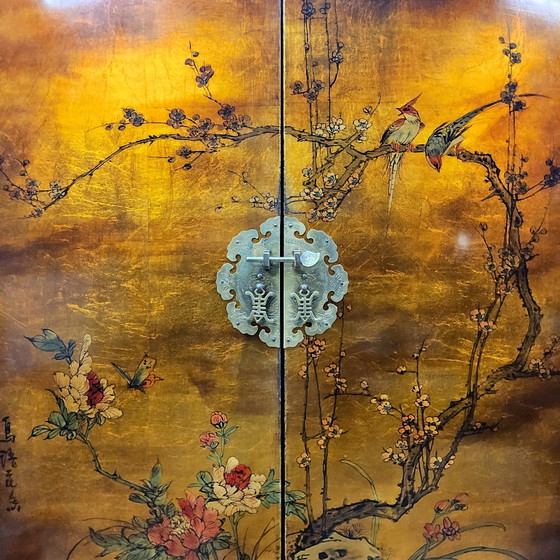 Armario chino antiguo con flores y pájaros en pan de oro / armario bohemio / armario oriental (photo 5 of 15)