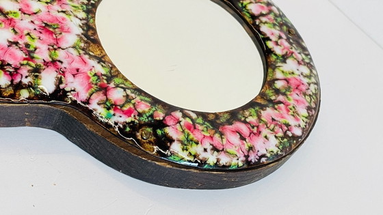 Image 1 of Vintage geëmailleerde metalen handspiegel