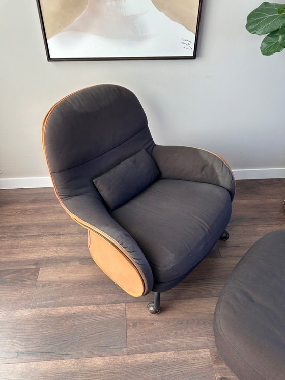 Image 1 of Poltrona + pouf De Padova