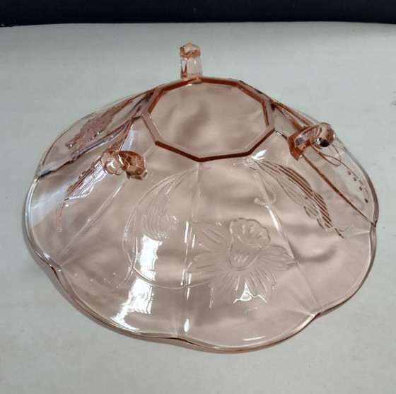 Image 1 of ciotola in vetro rosa con motivo floreale