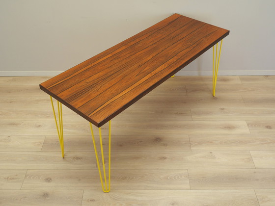 Image 1 of Bureau en bois de rose, design danois, années 1970, production : Danemark