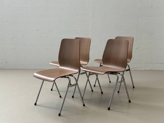 4 Sedie Impilabili – Impiallacciatura in Legno & Cromo, Stile Mid-Century – Poltrone, Vintage (photo 10 of 14)