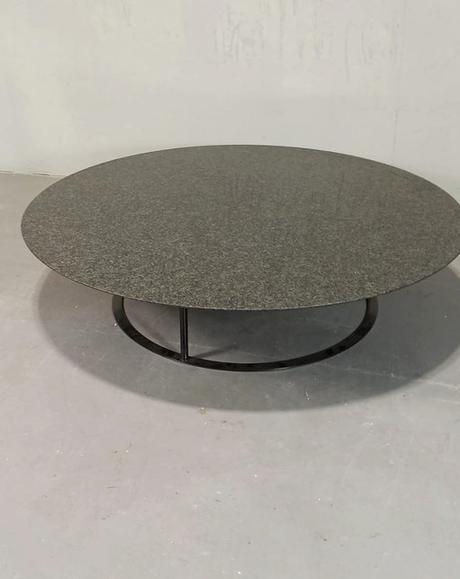 Table basse ronde postmoderne à plateau en granit