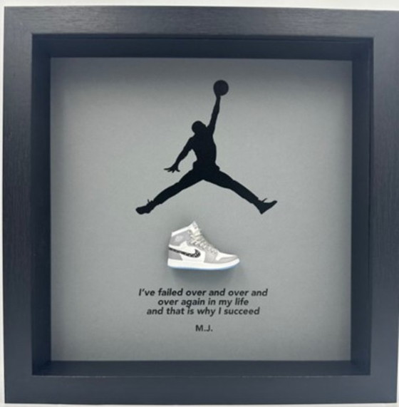 Framed Sneaker Air Jordan 1 Retro High Dior, black on grey, Wall decoration, Wood, Modern (photo 6 of 6)