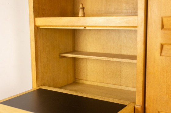 Image 1 of Guillerme e Chambron. Armadio in rovere con scrivania integrata. 1970-80