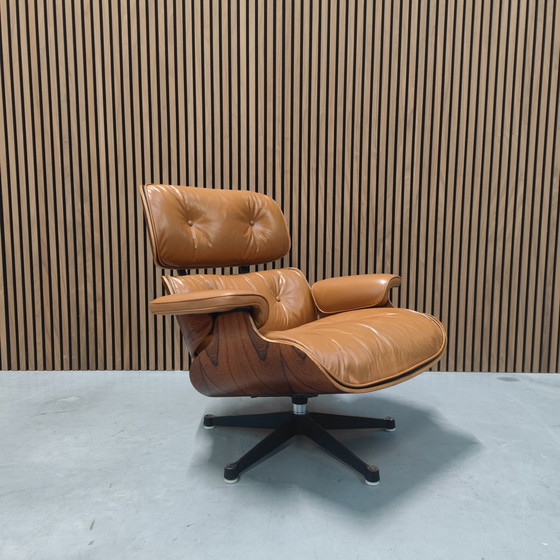 Image 1 of Sillón Vitra Eames con otomana - Palisandro - Cuero color coñac