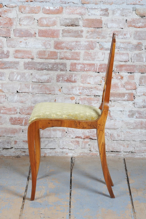 Juego de cuatro sillas Biedermeier restauradas, de nogal, de estilo polaco y checo, de la década de 1840. (photo 6 of 14)