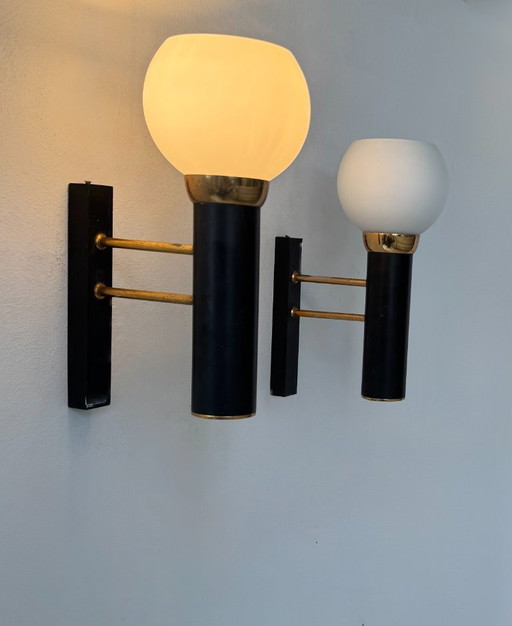 Coppia di applique vintage, ottone opalino e metallo nero opaco, Francia, 1950