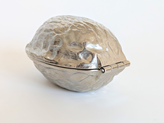 Image 1 of Casse-noix vintage en noyer plaqué argent