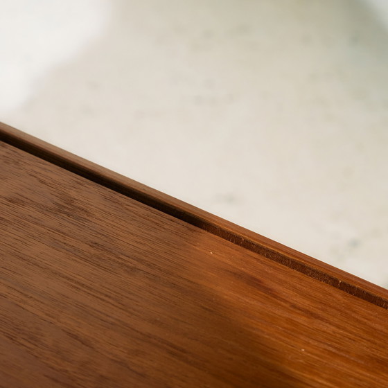 Image 1 of MK9343 Restaurierter Teakholz-Büroschreibtisch