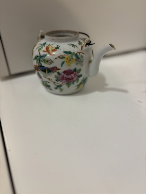 chinese porcelain teapot