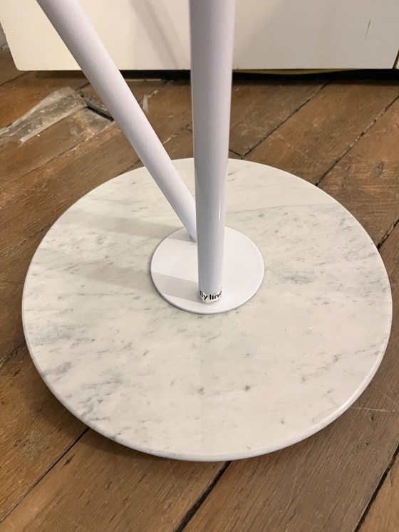 Image 1 of Fly Line Valet Stand, Italy, 1990s, White Lacquered Metal, Carrara Marble Top, Post-Modern Design