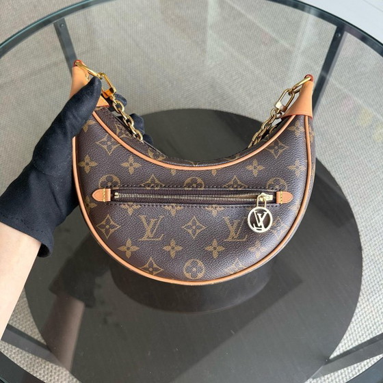 Image 1 of LOUISE VUITTON LOOP TAS MET MONOGRAM