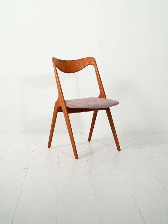 Image 1 of Ensemble de quatre chaises de salle à manger suédoises « Storken ».