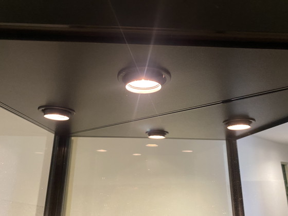 Image 1 of Glazen hoekvitrine (prisma) met verlichting | sdb-ontwerp