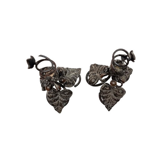 Image 1 of Chandeliers français anciens à décor de feuilles, vers 1900