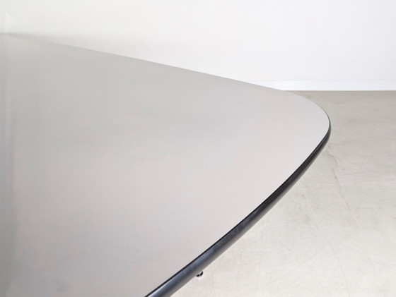 Image 1 of Mesa de conferencias Vitra, mesa segmentada, mesa de comedor Charles & Ray Eames