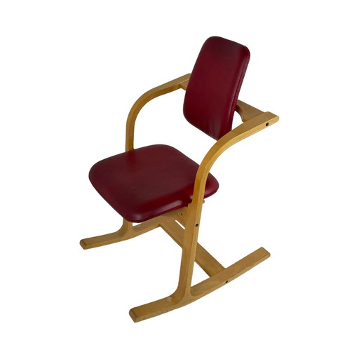 Peter Opsvik - Stokke - Actulum - Ergonomically Shaped Rocking Chair - Red Leather Upholstery And Wooden Frame