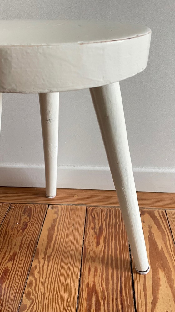 Image 1 of Tabouret tripode bois blanc vintage
