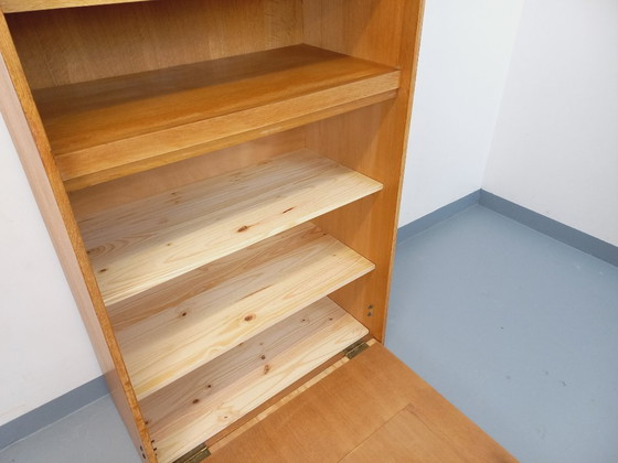 Image 1 of Vintage eikenhouten boekenkast uit de jaren 60 met bijzettafel
